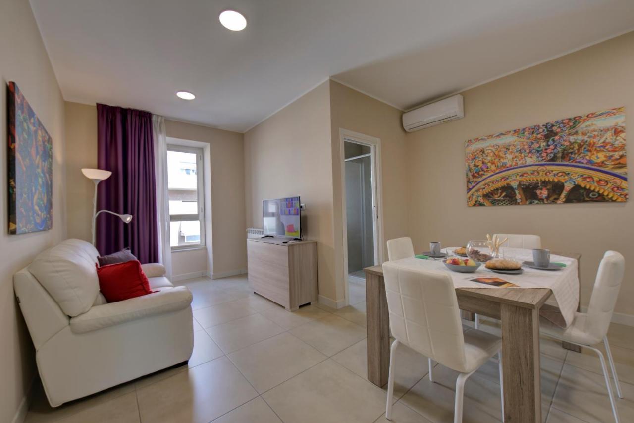 Palazzo Dei Delfini Apartments - Happy Rentals Catania Luaran gambar