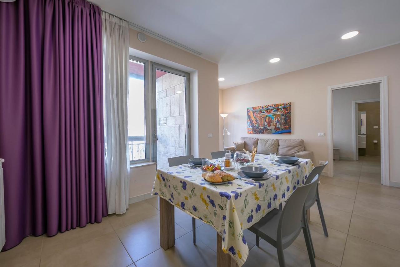 Palazzo Dei Delfini Apartments - Happy Rentals Catania Luaran gambar