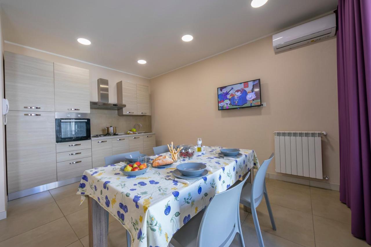 Palazzo Dei Delfini Apartments - Happy Rentals Catania Luaran gambar