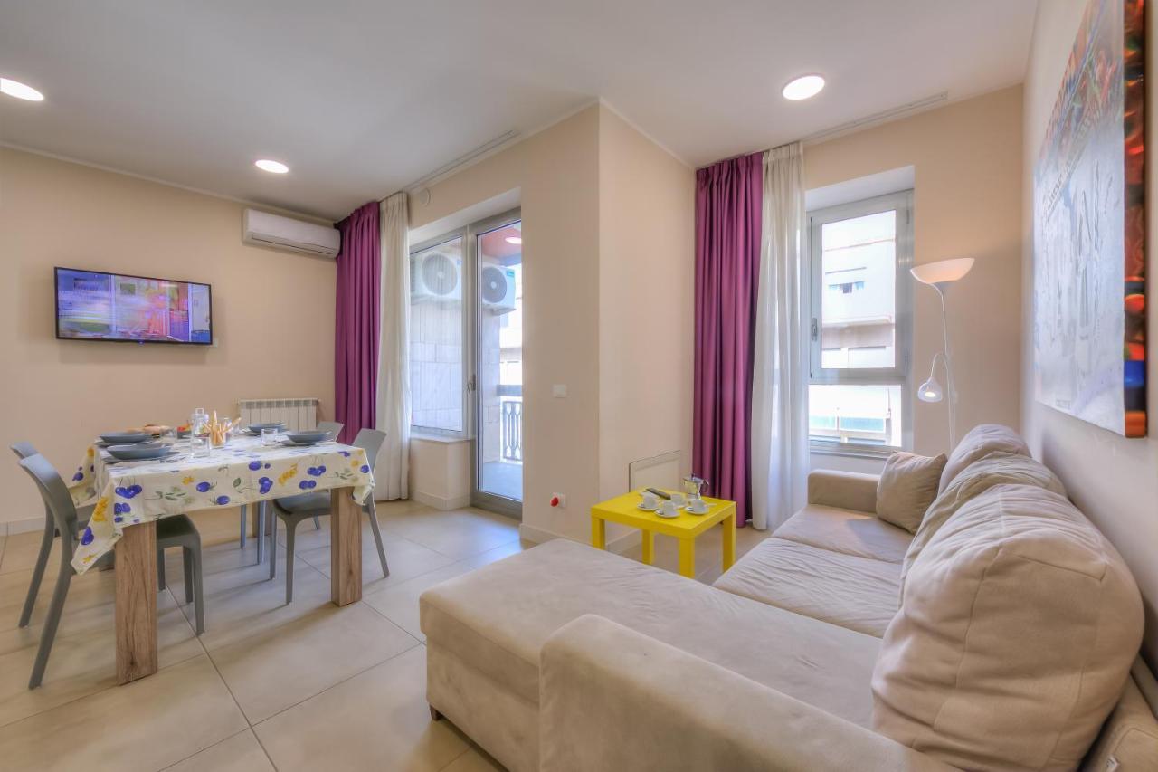 Palazzo Dei Delfini Apartments - Happy Rentals Catania Luaran gambar